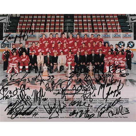 Detroit Red Wings Team Signed 1996 97 8x10 Photo Nhl Auctions