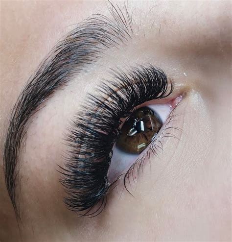 The Good, the Bad, & the UGLY of Eyelash Extensions!
