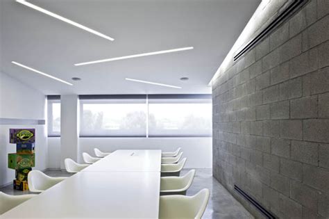 Cargal Group's Minimal Offices | Office Snapshots