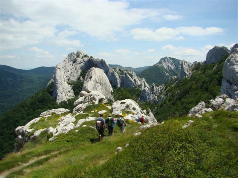 Velebit je poseban ne samo zbog svojih prirodnih vrijednosti, već i iznimno bogate kulturne baštine. Park prirode Velebit - Mama pričalica