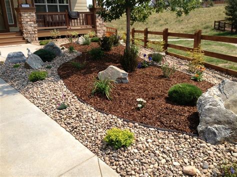 Rock border in front garden Decor: Cool Front Yard Zeroscape Landscaping With Plant ...