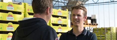 Libertine grand anciennes rencontrer des filles célibataires briec. Valuing People | Saveol