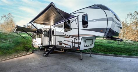 Photos 2022 Forest River Rockwood 2887mb Ultra Lite Fifth Wheel