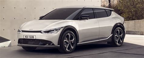 Basically, kia has thrown every tech feature at its disposal at the ev6, while also providing clear differentiation between both its hyundai ioniq 5 cousin and various other electric cars. Kia reveló el EV6, su primer modelo eléctrico bajo la ...