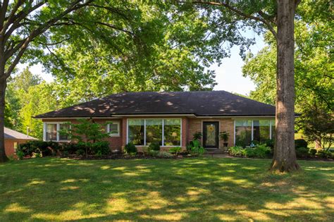 Updated Ranch In The Heart Of Ladue 6 Ladue Manor