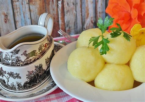 jednoduchý recept na houskový knedlík toprecepty cz