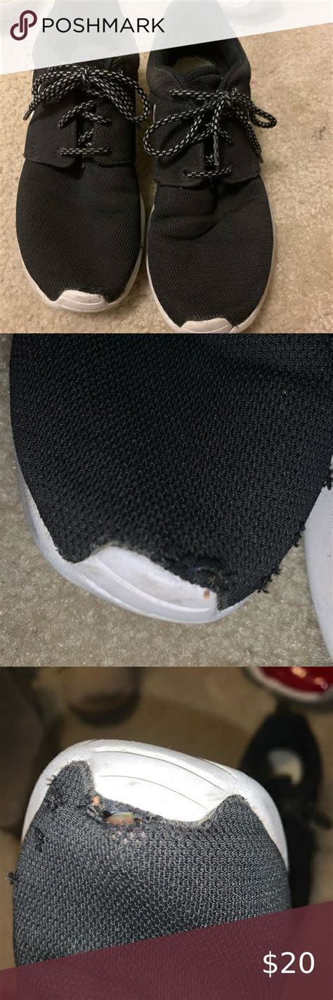 Black Nike Roshes Minor Hole In The Toe Pictured Other Than That Its