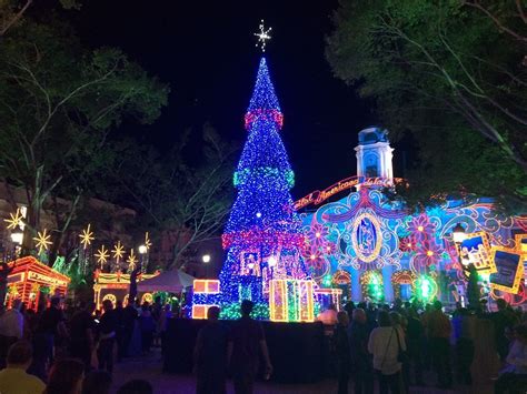 The puerto rican population of florida has exploded from 479,000 in 2000 to well over one million today, according to the pew research center. Christmas light in Mayaguez Puerto Rico | Christmas in ...