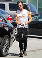 Justin Theroux Bares His Biceps After a Workout | PEOPLE.com