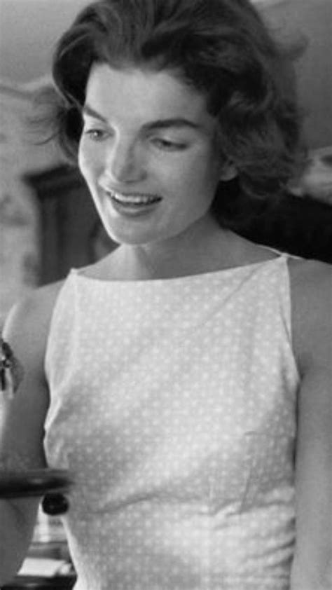 Pin By Christine Deltour On Passion Jfk Jackie Kennedy Style Jackie Kennedy Jackie Onassis