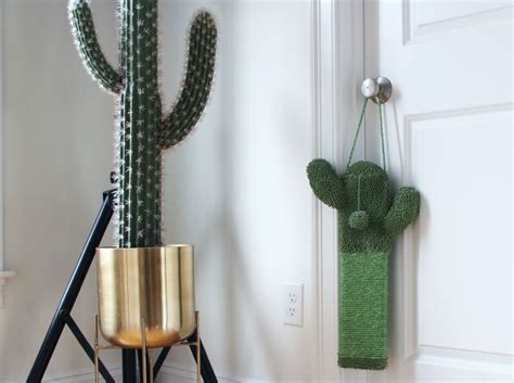 Grande seleção de cactus cat scratcher ao preço mais baixo garantido. Foliage-Inspired Pet Accessories : Hanging Cactus Cat ...