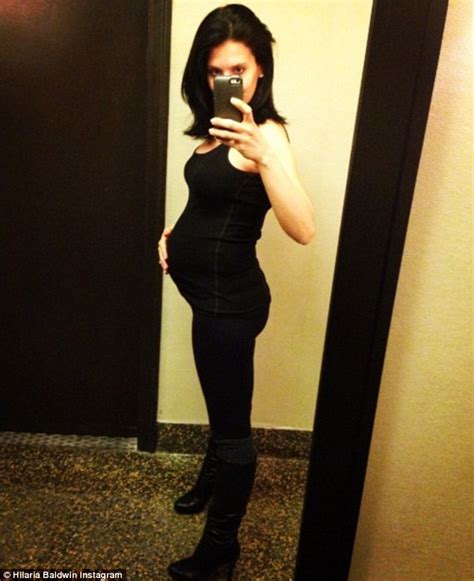 Pregnant Hilaria Baldwin Shows Off Her Burgeoning Belly In Underwear Selfie Daily Mail Online