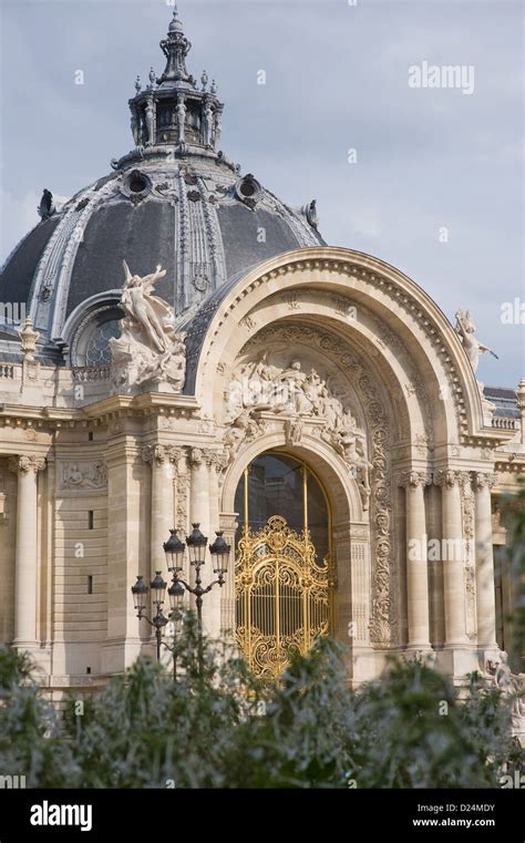 Palais Des Beaux Arts De La Ville De Paris Hi Res Stock Photography And