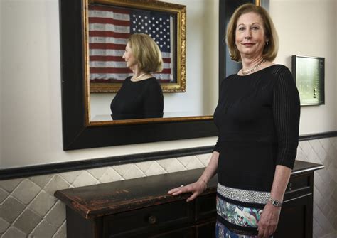 She is not a member of the trump legal team. Sidney Powell luật sư của Trump nói nhóm pháp lý sẽ kiện ...