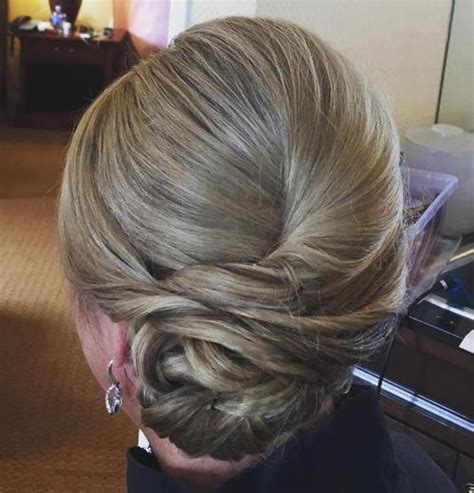 50 Ravishing Mother Of The Bride Hairstyles