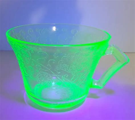 Vintage Hazel Atlas Florentine Poppy Green Depression Uranium Glass Tea