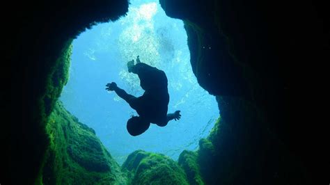 Jacobs Well One Of The Most Dangerous Diving Spots In The World