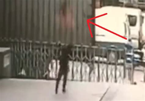 【衝撃映像】11階から飛び降り自殺した女性を下で受け止めようとした男性はこうなる ポッカキット