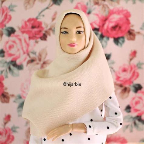 Meet ‘hijarbie The Hijab Wearing Barbie Whos Become An Instagram