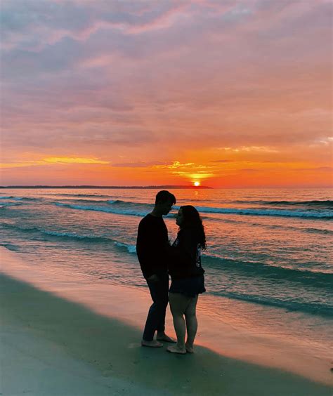 download couple at beach pictures 2761 x 3286