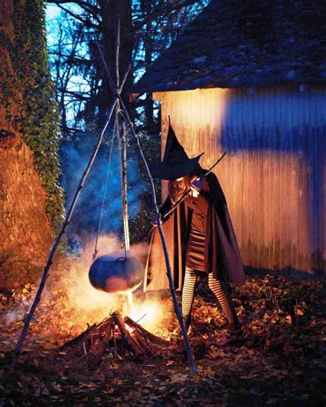 65 Best Halloween Outdoor Decoration Ideas For You Halloween Witch