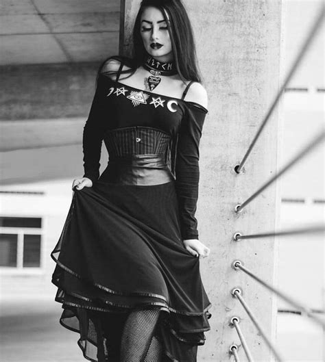 𝕿𝖍𝖊 𝖕𝖊𝖗𝖋𝖊𝖈𝖙 𝖉𝖆𝖗𝖐𝖓 Gothic Fashion Fashion Gothic Outfits