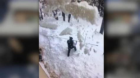 Un Hombre Queda Atrapado Bajo Nieve Video Cnn