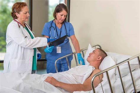 Getting Doctors And Nurses To Work Together At Patient Bedsides