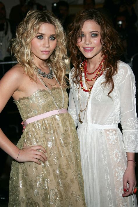 Are Mary Kate And Ashley Olsen Identical Twins No But Photographic