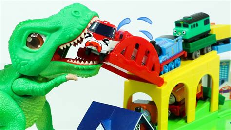 띠띠뽀 조심해 공룡 미끄럼틀 기차마을 놀이터 띠띠뽀띠띠뽀 장난감 놀이 관제센터 토마스 친구들 자동차 Thomas