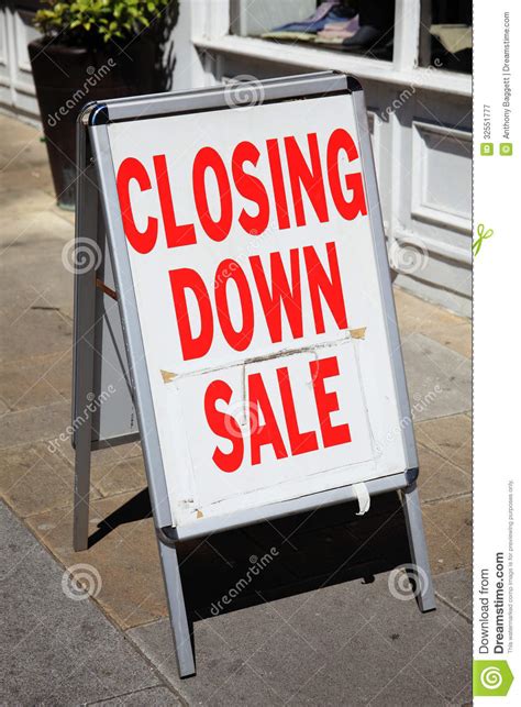 Closing Down Sign Stock Image Image Of Financial Economy 32551777