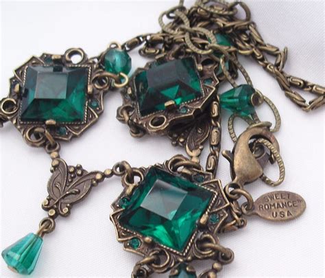 Art Deco Style Necklace Faceted Emerald Green Art Glass