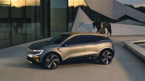 Renault A Prezentat Primele Imagini Cu Modelul Megane E Tech Electric