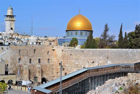 Dome Of The Rock At Temple Mount In Jerusalem Israel Encircle Photos