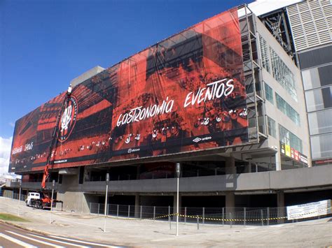Toda la información del club atlético de madrid. Atlético-PR conclui instalação do novo painel na fachada ...
