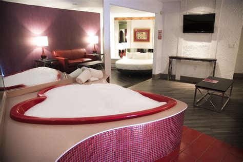 Romantic Hotel In The Pocono Mountains Cove Haven Resorts Poconos