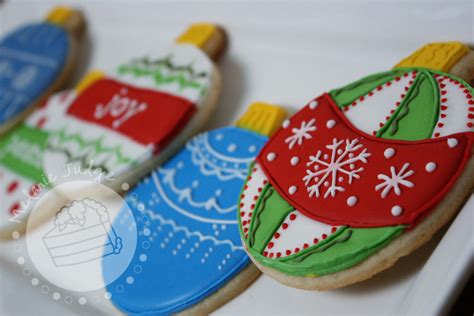 Merry cookie decorating, sweet friends! Cake Walk: Day 4 - Ornament Cookies