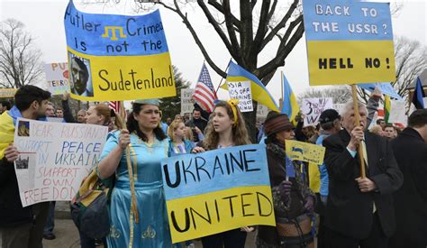 Ukraine Crisis Obama Urges Diplomatic Solution But Putin Remains Defiant