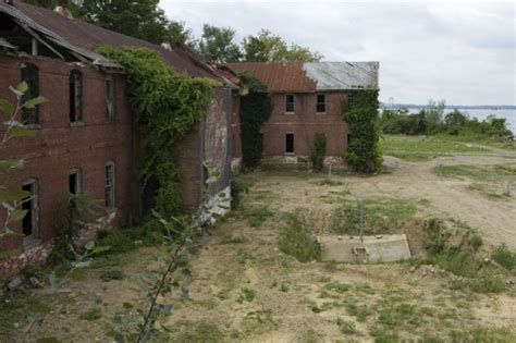 Who Should Control Hart Island Nycs Prison For The Dead Gothamist