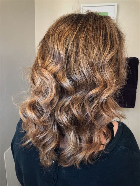 Continuing to be a key hair trend from lightening your hair to toning your hair. honey blonde highlights balayage | Blonde highlights ...