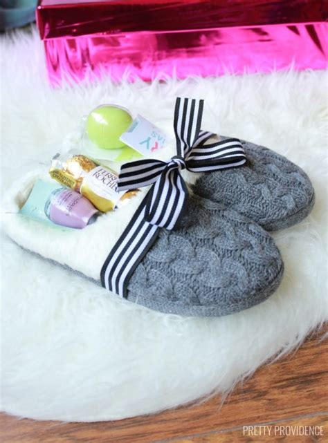 Put together a charming bubble bath gift box, like the one in this tutorial, for a thoughtful christmas gift with a personal touch. Do it Yourself Gift Basket Ideas for All Occasions - landeelu.com