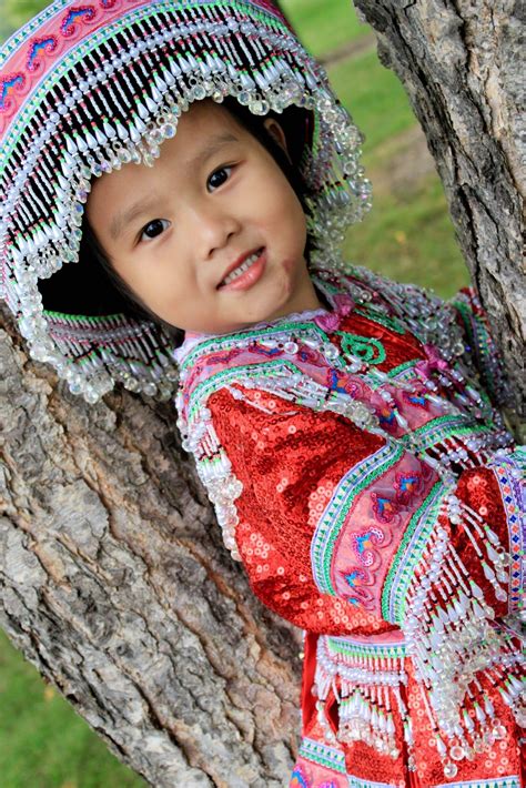 viewing-gallery-for-traditional-hmong-clothes-hmong-clothes,-fabulous-clothes,-festival