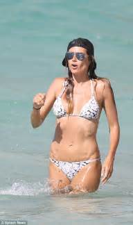 Heidi Klum 44 Shows Off Her Bikini Body In St Barts Daily Mail Online