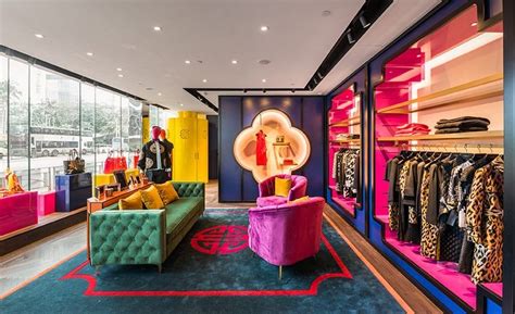 New Hong Kong Boutique For Shanghai Tang With Images Shanghai Tang