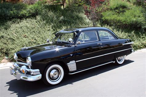 1951 Ford Custom Deluxe Sedan Front 34 222873