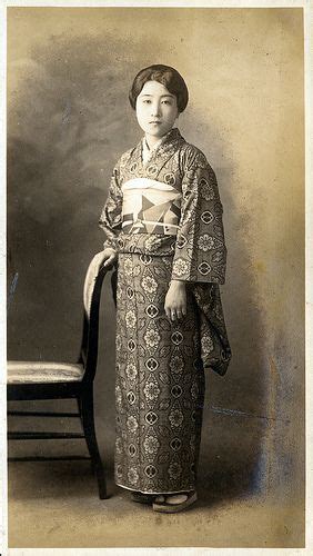 Woman In Kimono Vintage Beautiful Japanese Women Vintage Portraits