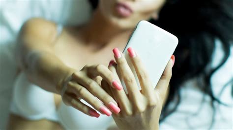 How To Sext Dirty Texts To Send Your Partner And Make Them Go Crazy For You Before Heating