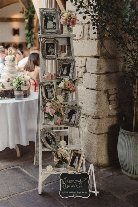 25 Perfect Wedding Decoration Ideas With Vintage Ladders