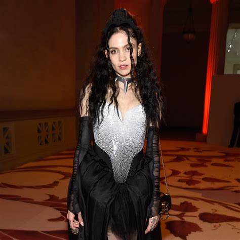 Grimes Announces Shes Pregnant And Frees The Nipple Vogue