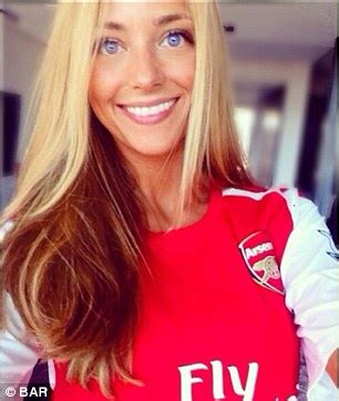 Who is alexis sanchez's girlfriend/wife? Alexis Sanchez's girlfriend Laia Grassi deletes ALL ...